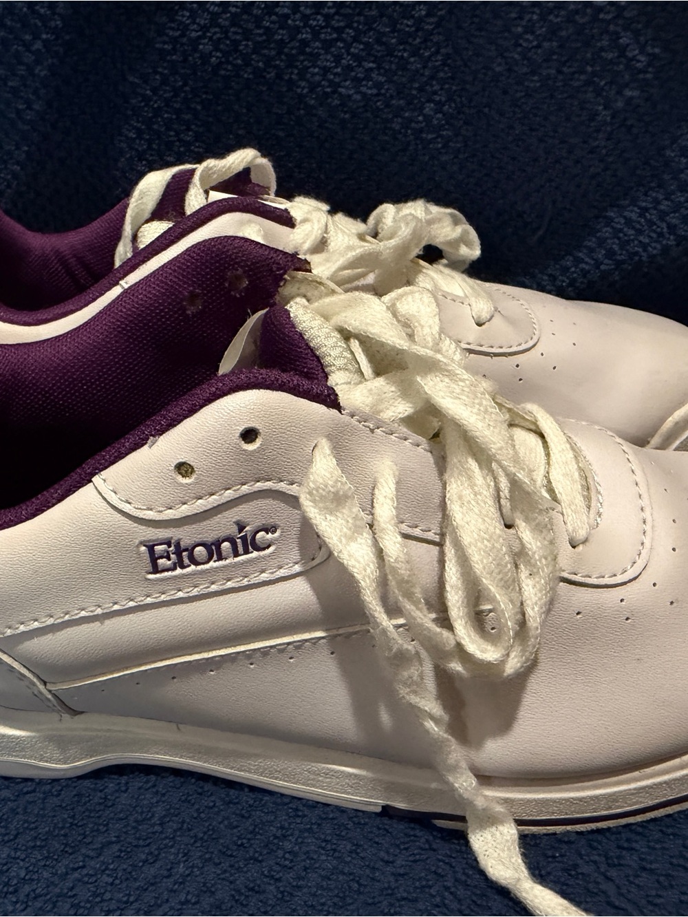 Etonic Women's 7 White Bowling Shoes with Purple Lining